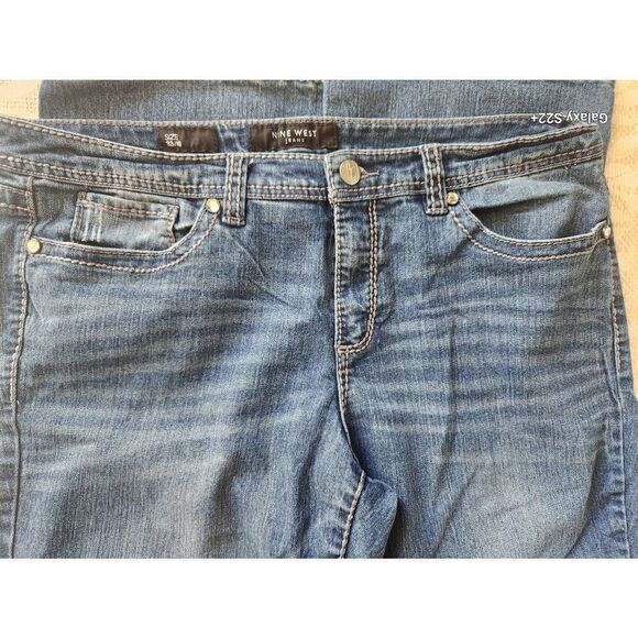 6  Nine West flared jeans,decorative pockets - Picture 5 of 8